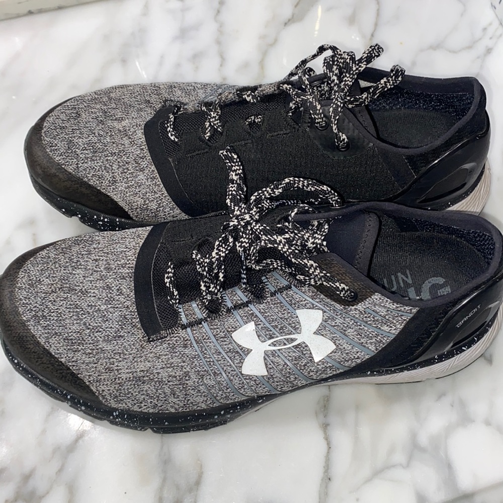 Women’s size 9 under armor white,gray and black sneakers